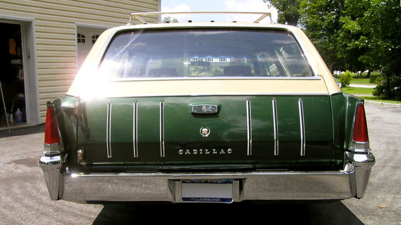 Illustration for article titled Buy this custom Cadillac wagon in British racing green